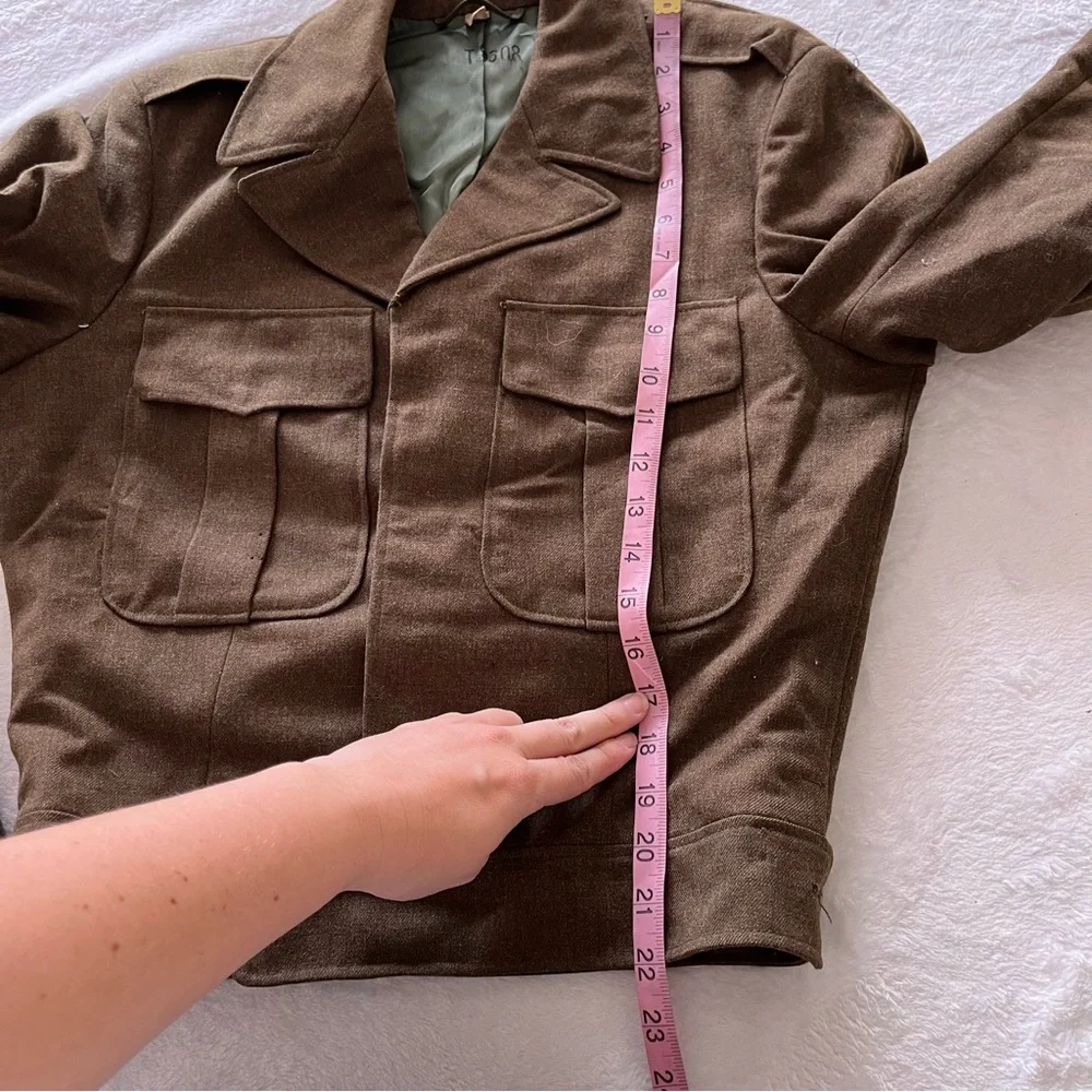 VTG U.S. Army Wool Ike Eisenhower field jacket two-stripe enlisted rank insignia